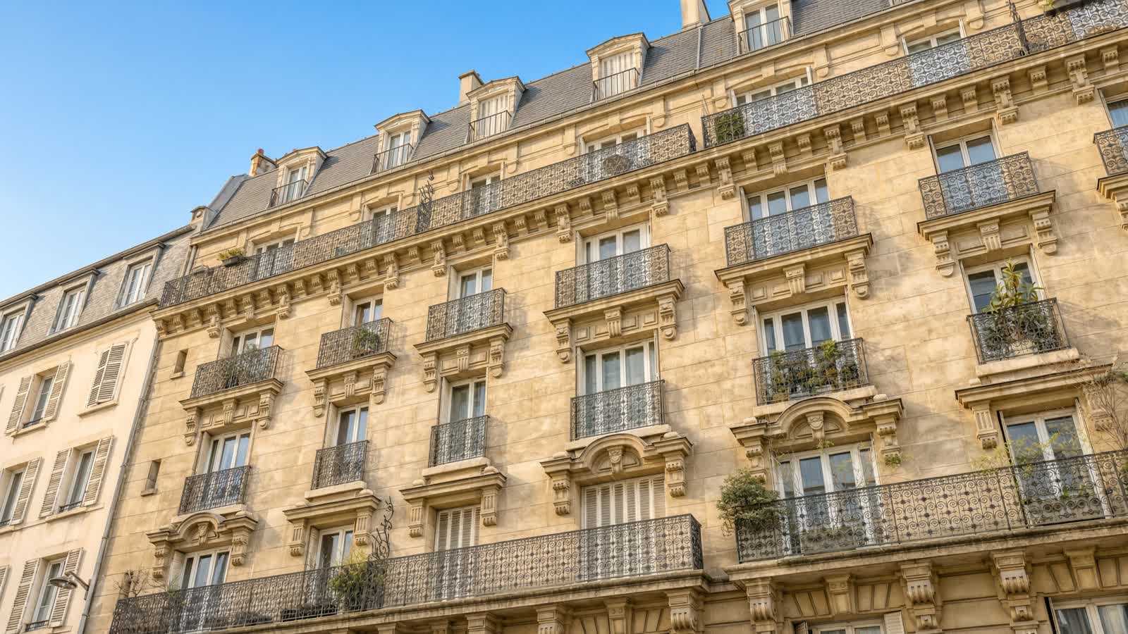 Façade haussmannienne en pierre de taille