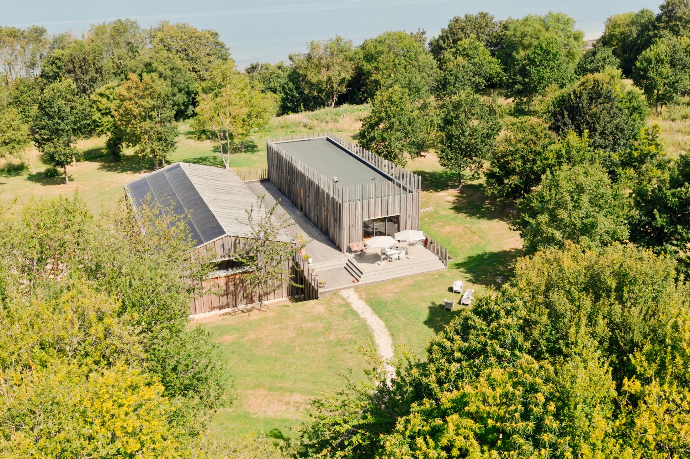 Villa contemporaine en bois face à la mer, Côte Fleurie